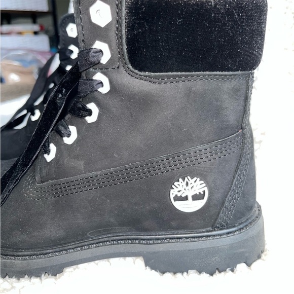 Timberland Black Velvet Women’s Boots - Picture 3 of 8